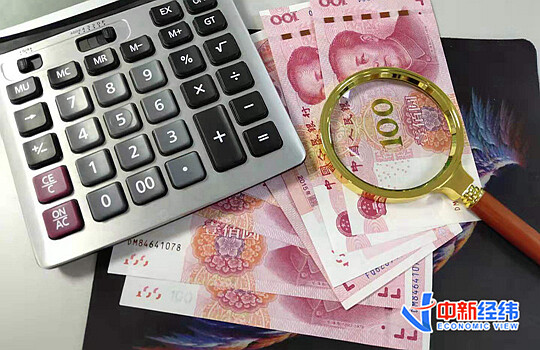 “打工人”受益！15省份上调最低工资标准，最高涨300元