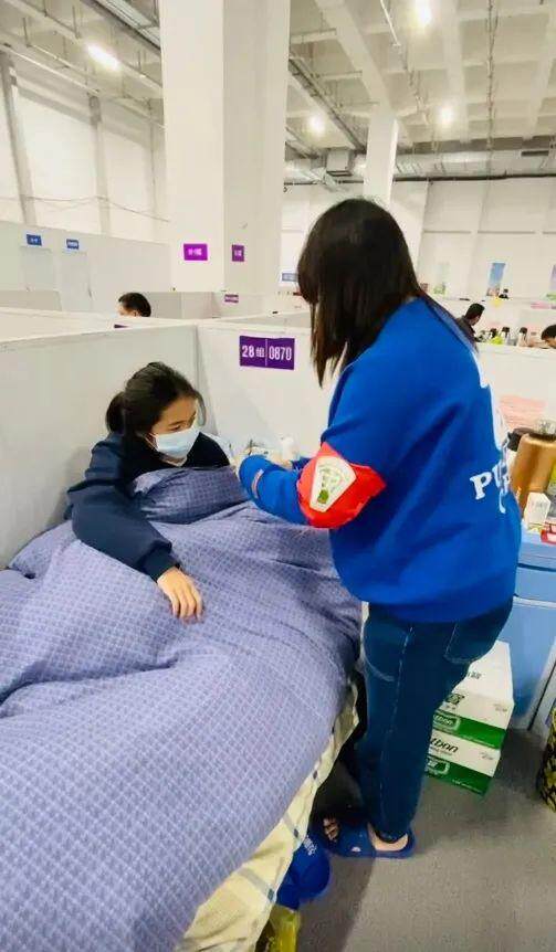 核酸阴性的我,在临港方舱医院住了12天 | 魔都战疫口述实录
