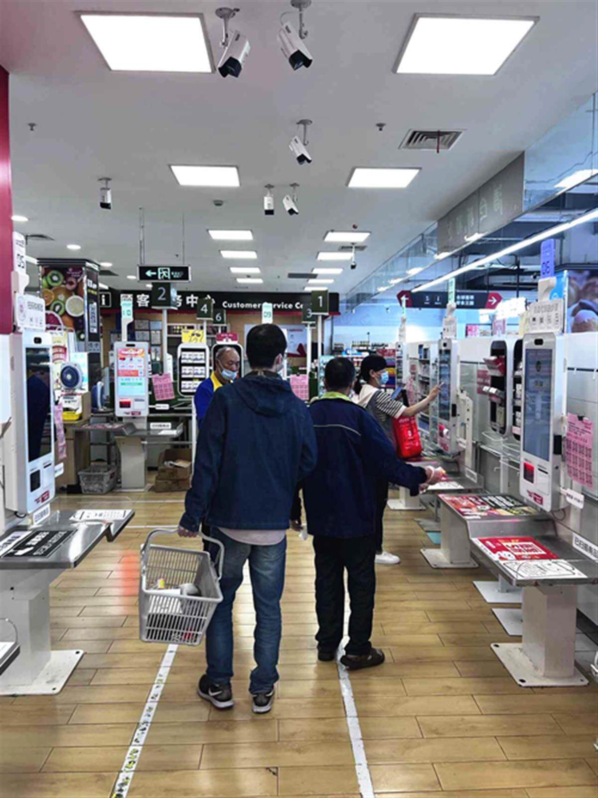 宁波当地其它品牌超市,顾客漏扫一块猪肉被超市罚2万元,律师:即使是盗窃,超市也无权罚款